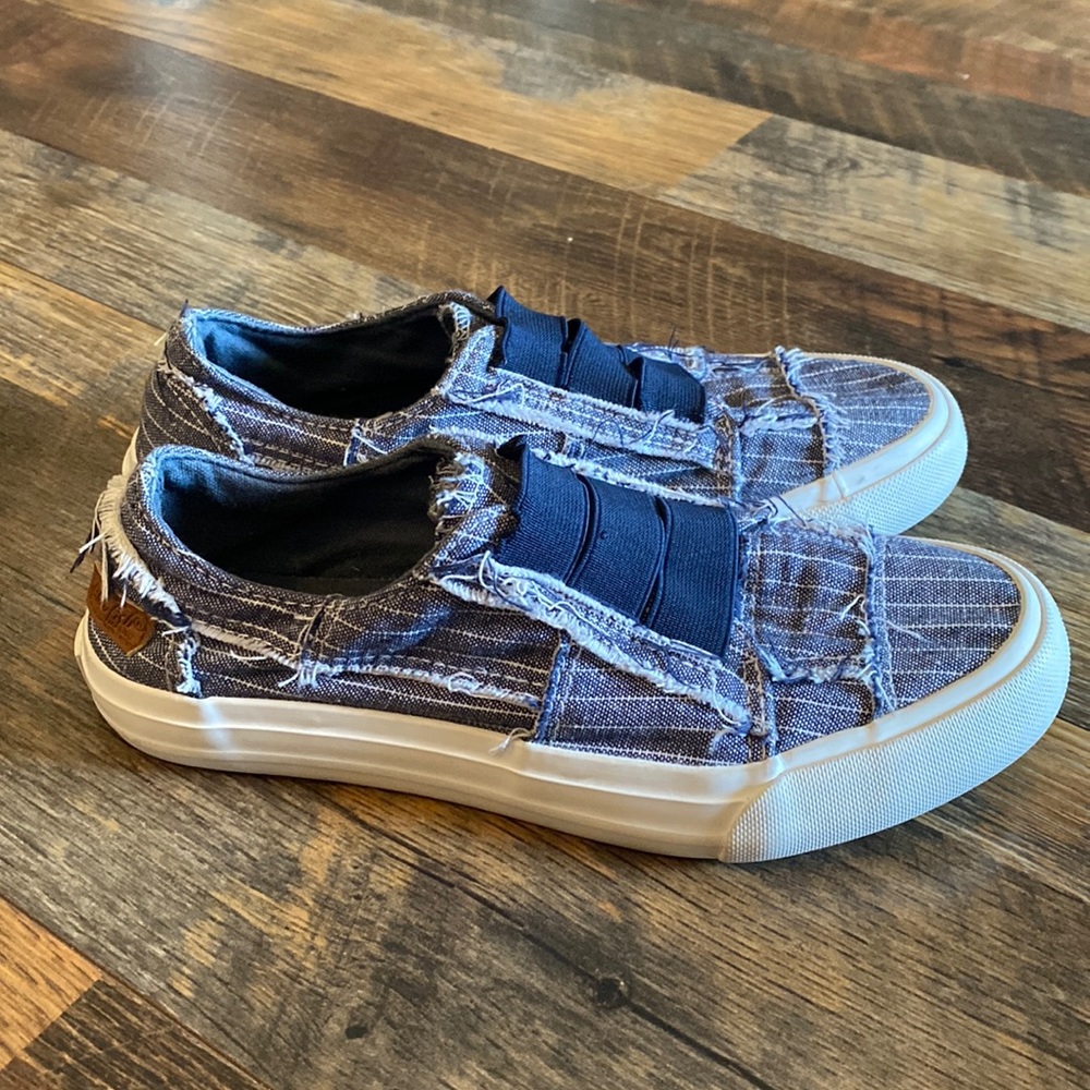 Blowfish Maura slip on shoes size 5.5